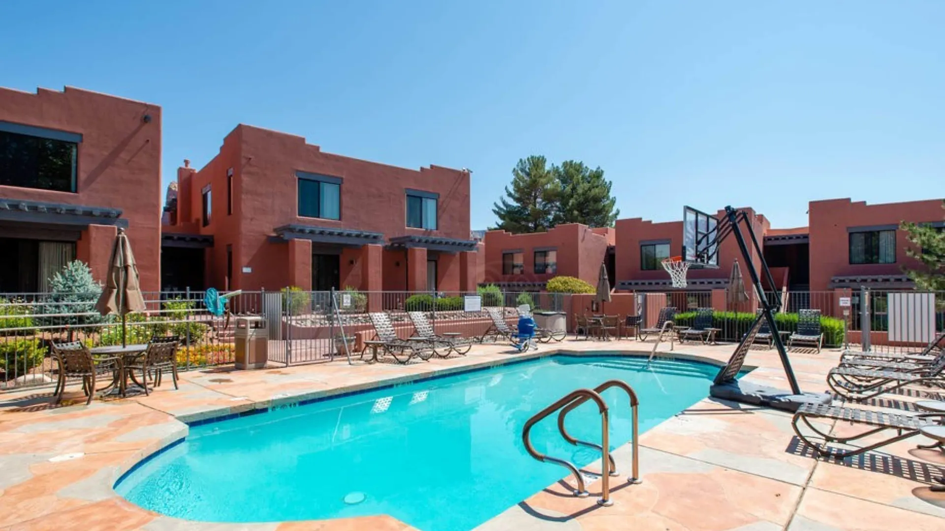 Top Hotels in Village of Oak Creek Sedona